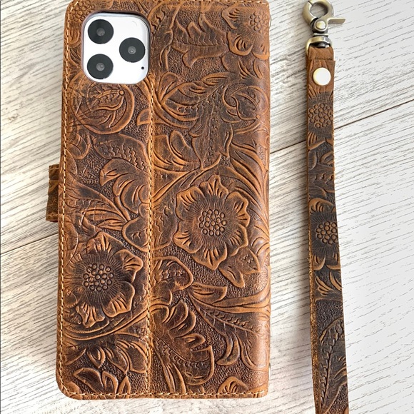 New Leather IPhone 11 wallet case, phone case. - Picture 9 of 10